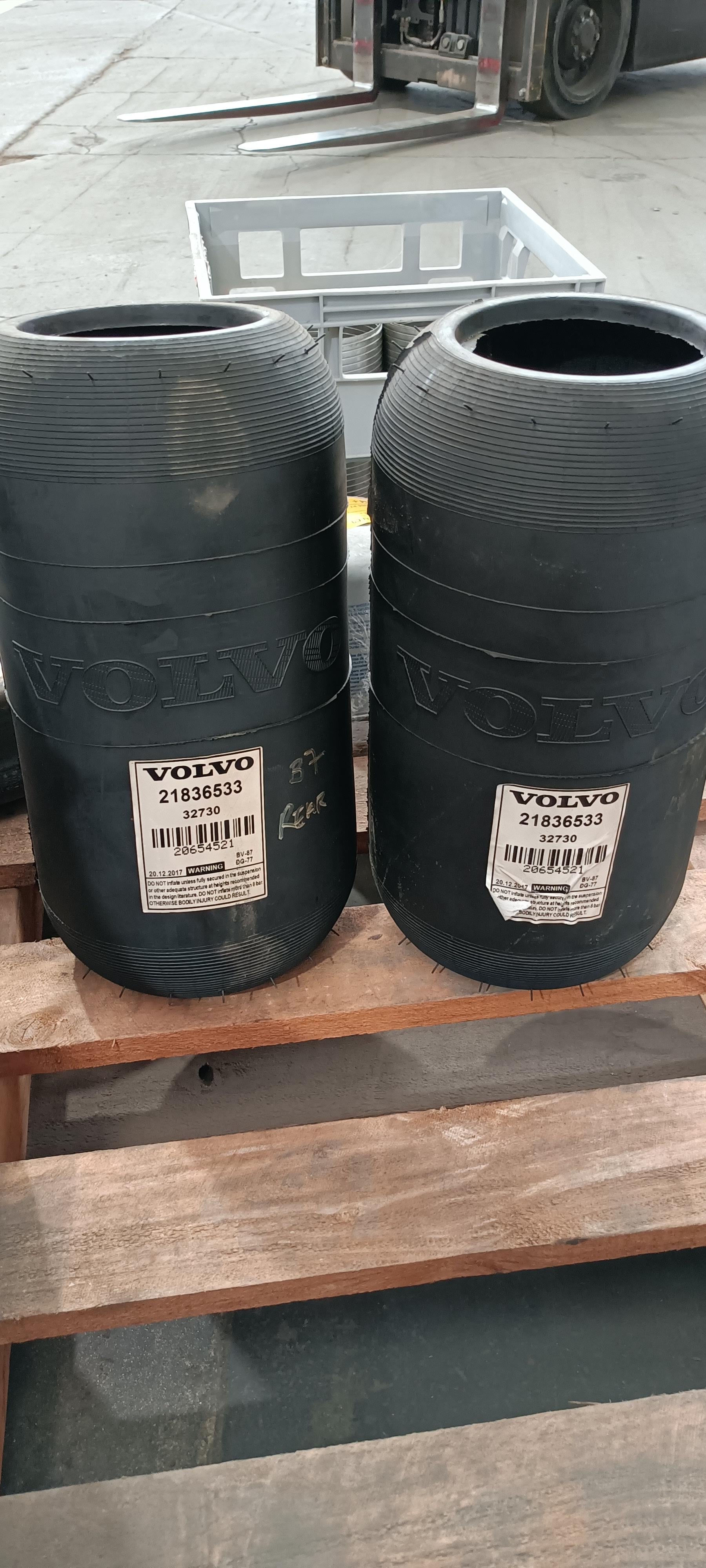 21836533 Genuine Volvo B7R Air Bag x 2 RRP$214.08 | BUS PARTS